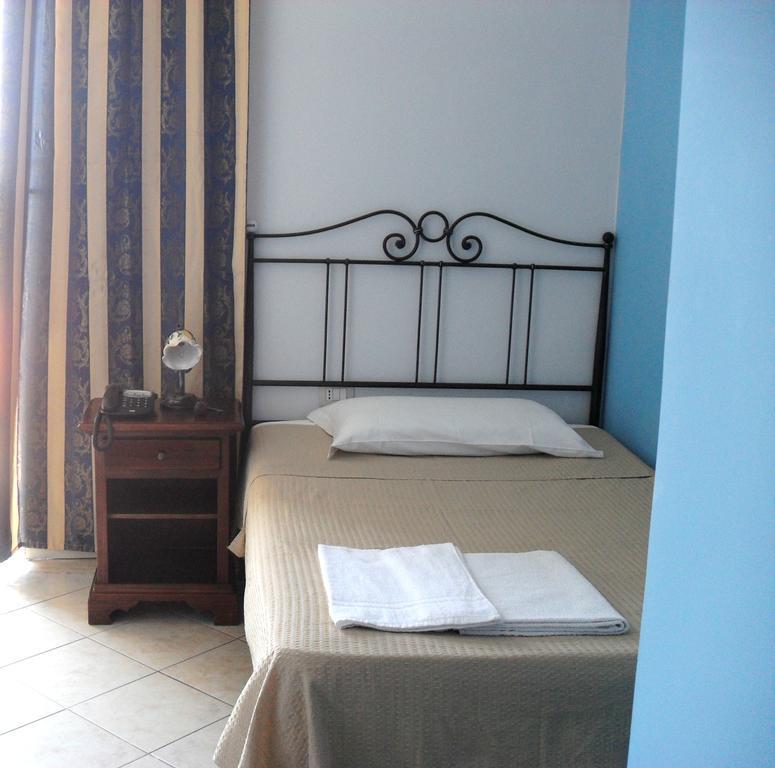 Torrenova  Hotel Piro חדר תמונה